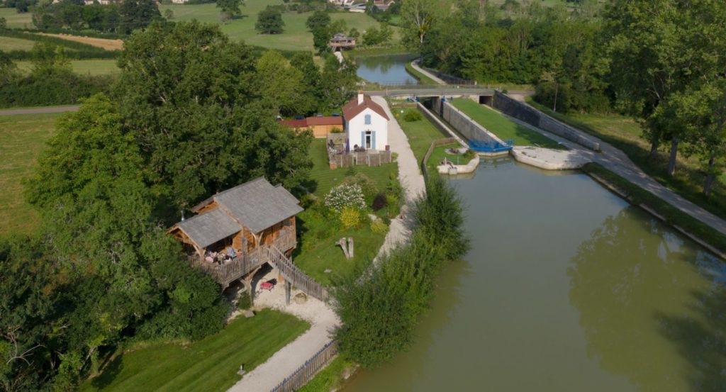 Vue du Domaine des Lodges du Canal de Bourgogne